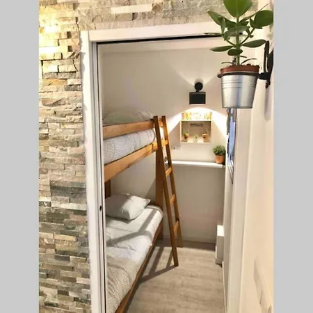 Apartment Grand 30 M² Centre Ville, Refait A Neuf Pour Vous ! Climatise La Grande-Motte